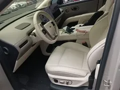 2025 Li Auto i8 Standard — фото 15