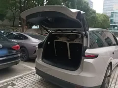 2025 Li Auto i8 Standard — фото 19