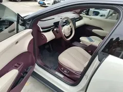 2023 Zeekr X RWD YOU 4-seat, белый — фото 16