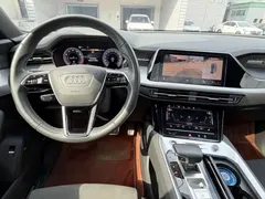 2023 Audi Q6 45 TFSI quattro Qiyun Light Feiqi Package, чёрный — фото 14