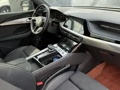 2023 Audi Q6 45 TFSI quattro Qiyun Light Feiqi Package, чёрный — фото 17