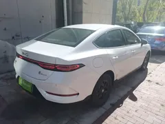 2025 BYD Qin PLUS DM-i PHEV Smart Driving 55km Leading, белый — фото 7