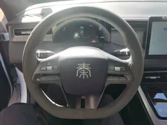 2025 BYD Qin PLUS DM-i PHEV Smart Driving 55km Leading, белый — фото 11