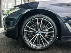 2023 BMW 5 Series 530Li Leading M Sport Package, чёрный — фото 15