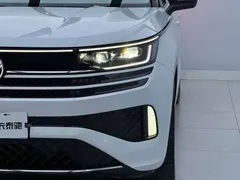 2023 Volkswagen Talagon 380TSI 4WD R-Line, белый — фото 2