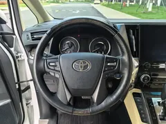 2021 Toyota Alphard Hybrid 2.5L Premium, белый — фото 11