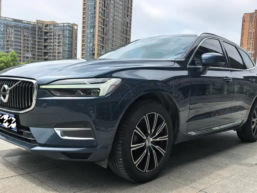 2021 Volvo XC60 4WD Luxury