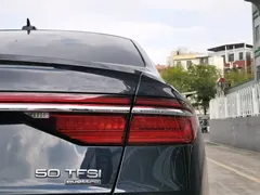 2021 Audi A8L 50 TFSI quattro Comfort, чёрный — фото 24