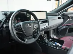 2022 Lexus ES 300h Silver Limited Edition — фото 7