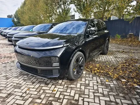 2023 Li Auto L8