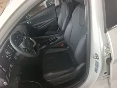 2021 Hyundai Elantra 1.5L CVT LUX Premium, белый — фото 15