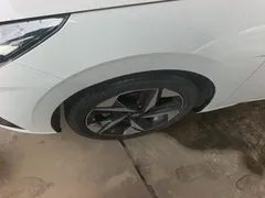 2021 Hyundai Elantra 1.5L CVT LUX Premium, белый — фото 23