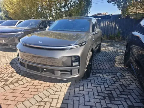 2024 Li Auto L8