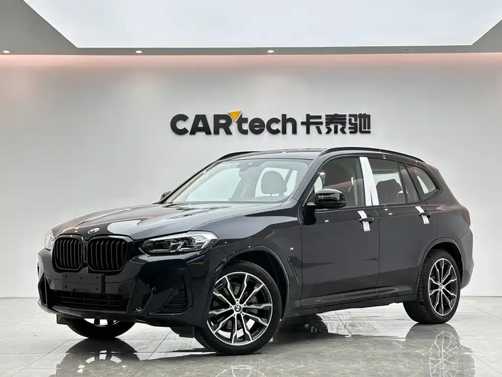 2023 BMW X3 Leading M Night Package