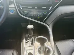 2021 Toyota Camry Hybrid 2.5HGVP Leading, чёрный — фото 13