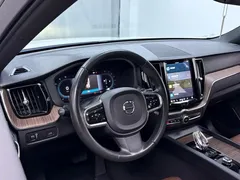 2023 Volvo XC60 4WD Luxury, белый — фото 5
