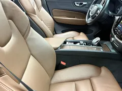 2023 Volvo XC60 4WD Luxury, белый — фото 8