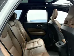 2023 Volvo XC60 4WD Luxury, белый — фото 9