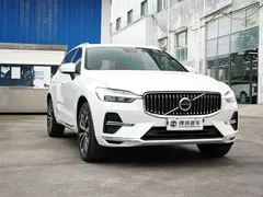 2023 Volvo XC60 4WD Luxury, белый — фото 3