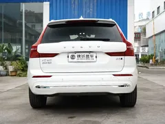 2023 Volvo XC60 4WD Luxury, белый — фото 4