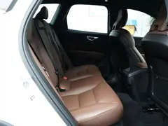 2023 Volvo XC60 4WD Luxury, белый — фото 22
