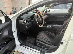 2023 Toyota Camry 2.0G Luxury, белый — фото 3