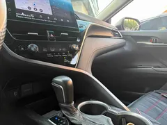 2023 Toyota Camry 2.0G Luxury, белый — фото 7