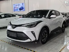 2023 Toyota C-HR 2.0L Luxury, белый — фото 1