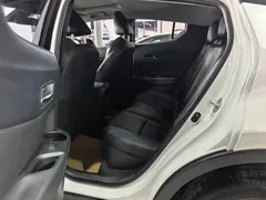 2023 Toyota C-HR 2.0L Luxury, белый — фото 6