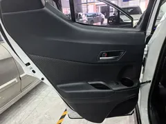 2023 Toyota C-HR 2.0L Luxury, белый — фото 7