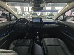 2023 Toyota C-HR 2.0L Luxury, белый — фото 11
