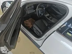 2025 BYD Qin PLUS DM-i PHEV Smart Driving 128km Advance, белый — фото 16