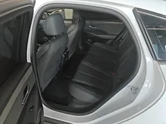2025 BYD Qin PLUS DM-i PHEV Smart Driving 128km Advance, белый — фото 17