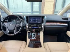 2021 Toyota Alphard Hybrid 2.5L Luxury, белый — фото 10