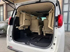 2021 Toyota Alphard Hybrid 2.5L Luxury, белый — фото 23