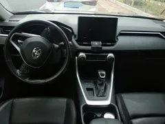 2022 Toyota Wildlander 2.0L CVT 2WD Luxury Plus, чёрный — фото 12
