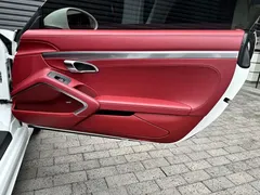 2022 Porsche 718 Cayman 2.0T, белый — фото 15