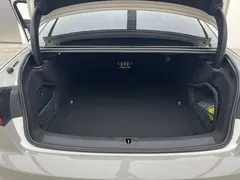 2022 Audi A4L 40 TFSI Luxury Sport, белый — фото 6