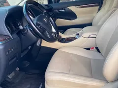 2021 Toyota Alphard Hybrid 2.5L Luxury, белый — фото 3