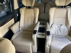 2021 Toyota Alphard Hybrid 2.5L Luxury, белый — фото 6