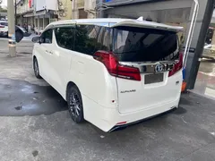2021 Toyota Alphard Hybrid 2.5L Luxury, белый — фото 9