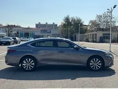 2022 Lexus ES 200 Excellence — фото 10