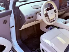 2025 Li Auto i6 2WD Standard, белый — фото 14