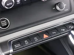 2023 Audi Q3 45 TFSI quattro Fashion Sport, белый — фото 12