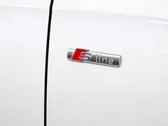 2023 Audi Q3 45 TFSI quattro Fashion Sport, белый — фото 14