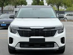 2023 Kia Seltos 1.5L CVT Premium, белый — фото 3