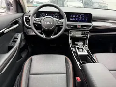 2023 Kia Seltos 1.5L CVT Premium, белый — фото 21