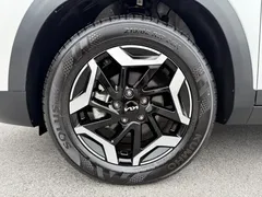 2023 Kia Seltos 1.5L CVT Premium, белый — фото 27