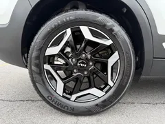 2023 Kia Seltos 1.5L CVT Premium, белый — фото 29