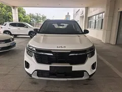 2023 Kia Seltos 1.5L CVT Luxury, белый — фото 2
